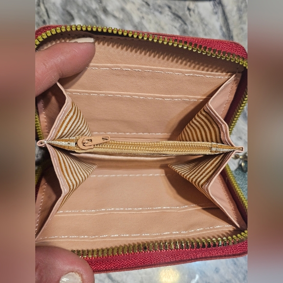 Small Heart Wallet - Picture 3 of 3